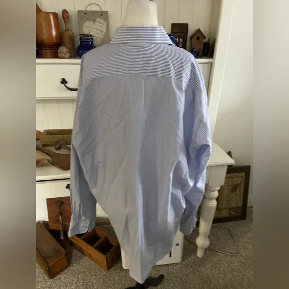 Dockers - Picture 2 of 3